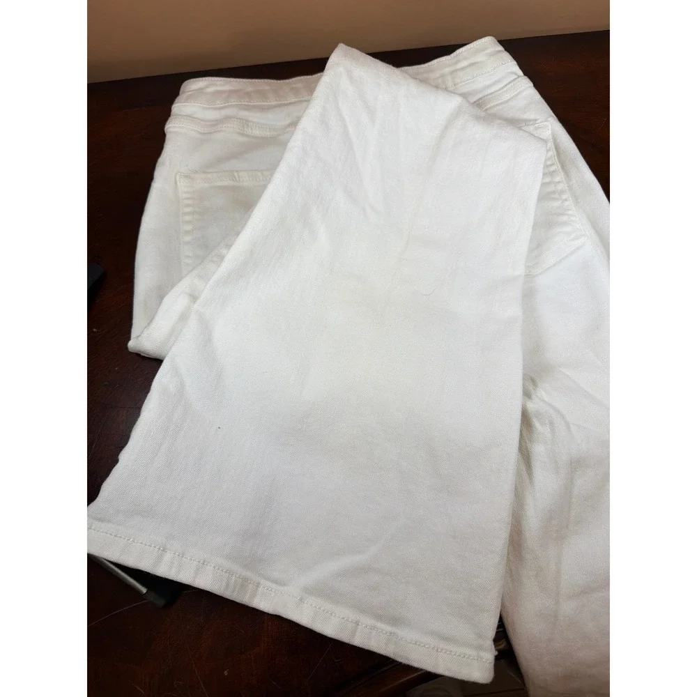 Forever 21 Premium White Flare Leg Jeans High Rise Size 28 Womens‎ Denim